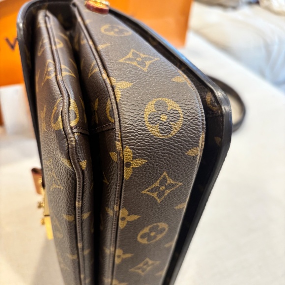 2024 LV Pochette Métis, Pre-loved - Picture 5 of 9